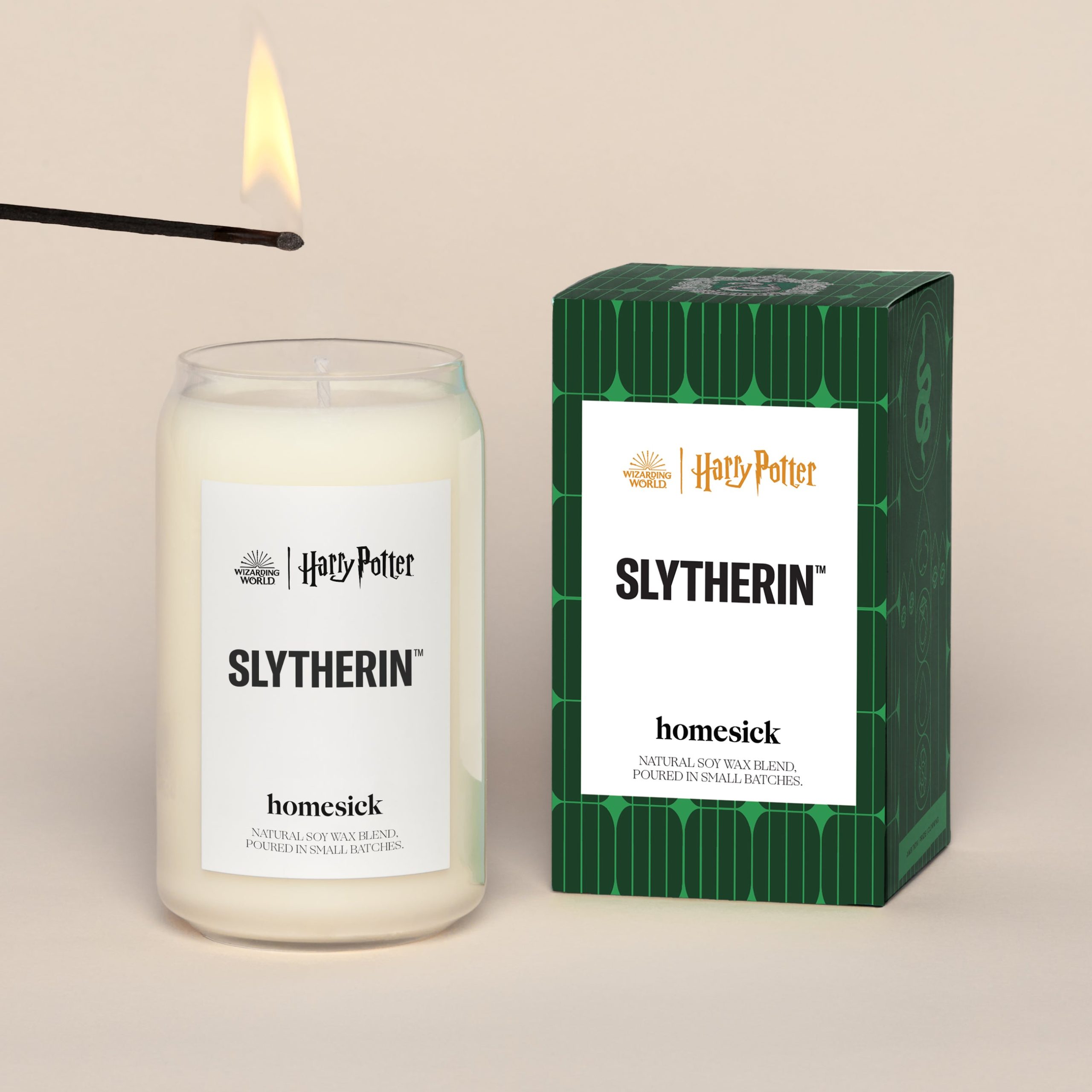 HMS.Slytherin.Candle.Ecom_.1.Hover_.jpg